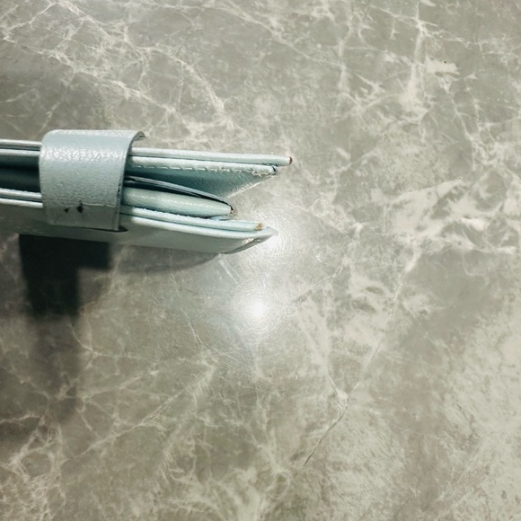 Amity Peapod Light Green Cowhide Coin Purse Wallet Snap Closure - Picture 5 of 7